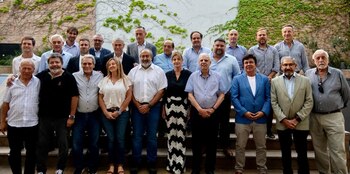 Intendentes bonaerenses y representantes de