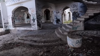 El interior de la mansión