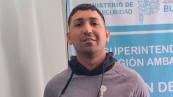 Ordenaron detener al líder de la barra de Racing: la agresión por la que está acusado y sus violentos antecedentes