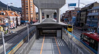 La estación Calle 72 cuenta con tres vagones, dos accesos, taquillas independientes y puertas automáticas con sistemas de bloqueo - crédito Transmilenio