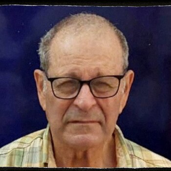 Avraham Munder todavía no había