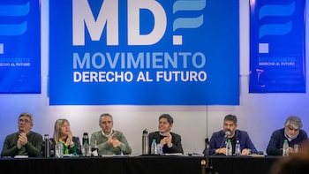 Axel Kicillof reunión del Movimiento Derecho al Futuro