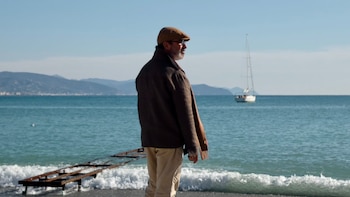 Carlos Carlín llega a Italia para dodar escenas de La Tribu.