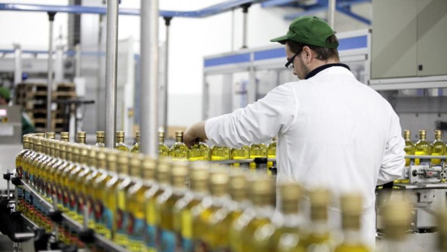 Sectores como motores y turbinas, revestimiento de metales y maquinaria para minería sufrieron las mayores caídas en la industria manufacturera de 2025 en Perú.