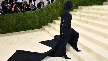 Kim Kardashian y Kendall Jenner en la Met Gala