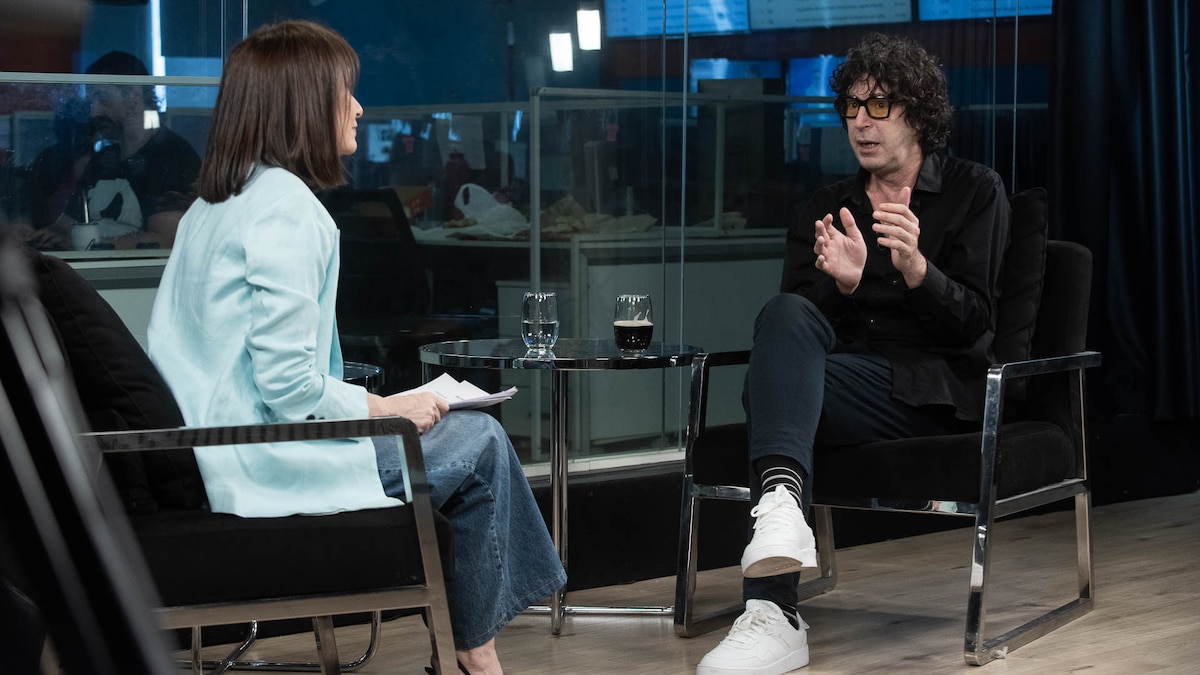 Andy Chango durante una entrevista, con expresión reflexiva