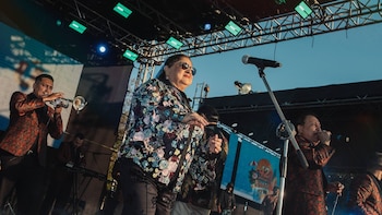 El evento está programado como parte de la salida oficial de la banda nacional, incluirá presentaciones de músicos invitados y busca convocar a la comunidad de cara a su actuación en Estados Unidos (Foto cortesía Hermanos Flores)