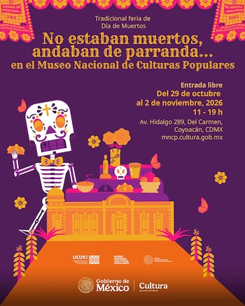 Ilustración de un esqueleto junto a una ofrenda tradicional, flores, un edificio amarillo y textos informativos sobre un fondo morado