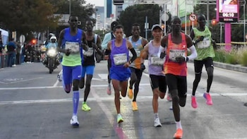 Peruano Cristhian Pacheco gana la maratón de México 2026: el atleta huancaíno superó a los corredores africanos