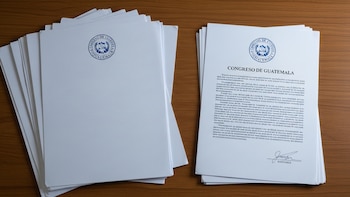 El Congreso de Guatemala aprobó 14 decretos y solo uno cumplió los requisitos legales, según monitoreo de Centro de Investigaciones