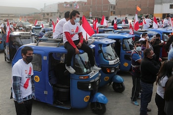 Mototaxistas se habían juntado con Keiko Fujimori en campaña. - Crédito REUTERS/Sebastian Castaneda