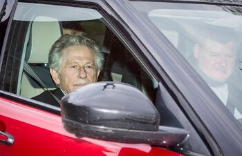 Director Roman Polanski asiste a la ceremonia de Justos entre las Naciones para honrar a la pareja polaca que lo protegió de los nazis durante la Segunda Guerral Mundial en Gliwice, Polonia, 15 de octubre del 2020. Grzegorz Celejewski/Agencja Gazeta via REUTERS