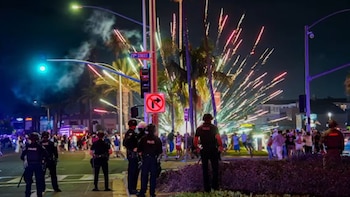Más de 400 detenidos tras una ola de violencia y caos en las fiestas del 4 de julio en Newport Beach