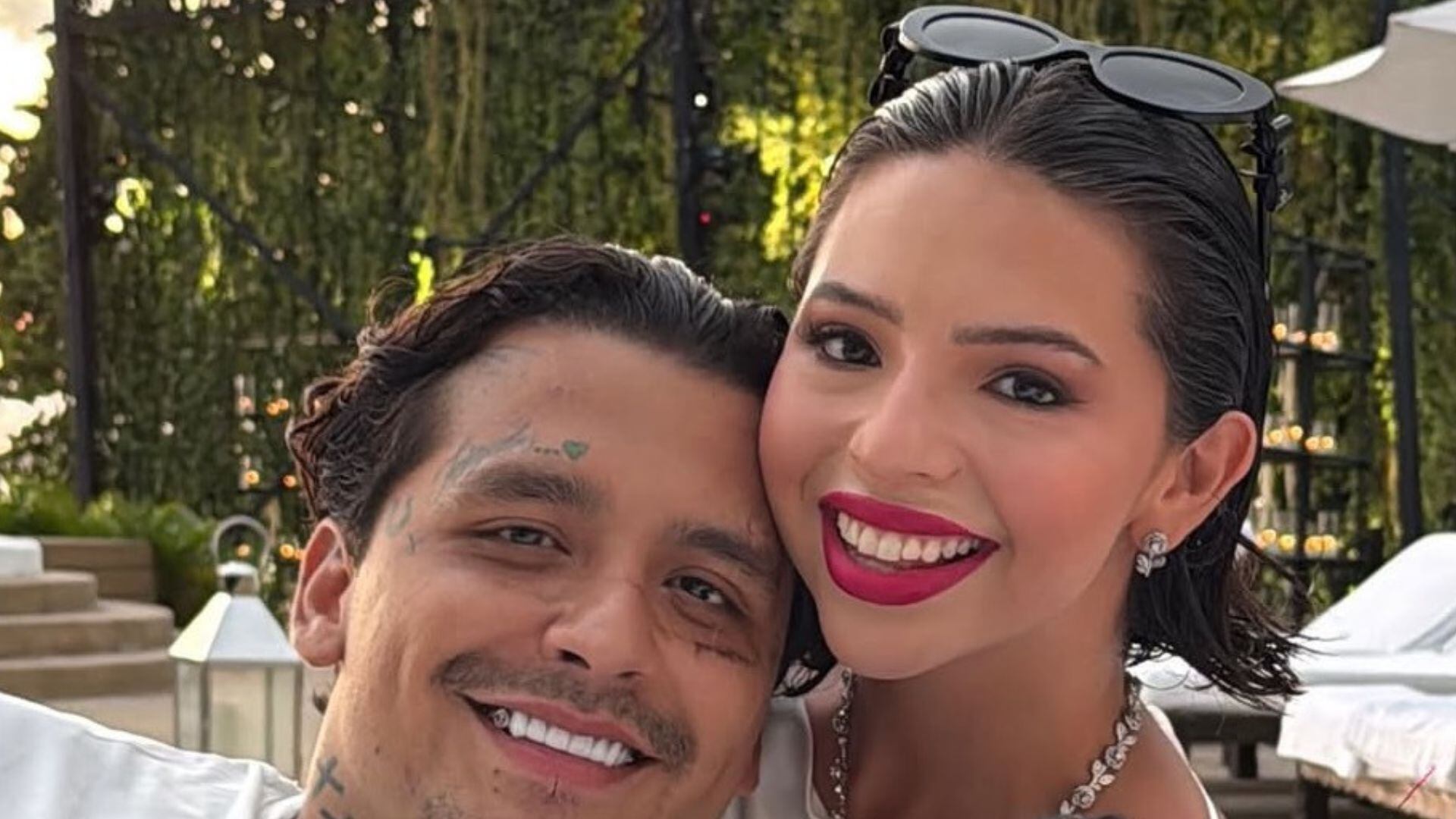 Ángela Aguilar y Nodal protagonizaron más de un controversial momento durante la ceremonia (Captura de pantalla @gordoelpugaguilar)