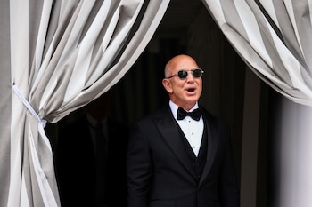 Jeff Bezos cambió el saco