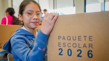 Entrega masiva de paquetes escolares