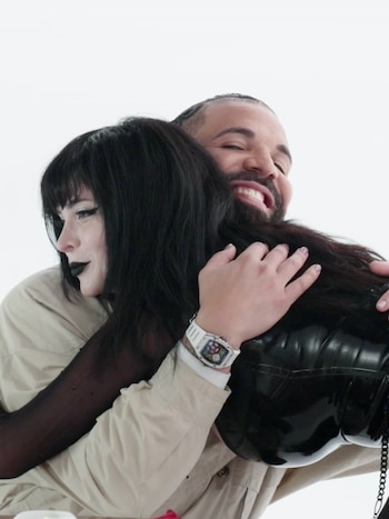 Pinkchyu consiguió que Drake ladrara frente a las cámaras en un programa de citas