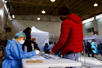 IMSS anunció que a partir de este lunes 8 de agosto concluye el Permiso COVID en su versión 4.0 (REUTERS/Jose Luis Gonzalez)