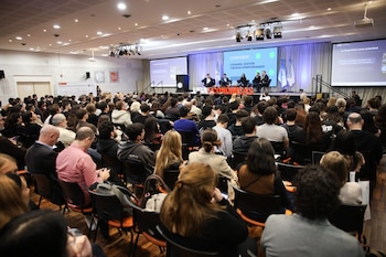 La UBA reunió a intendentes y especialistas para debatir el futuro de las ciudades y la inteligencia artificial