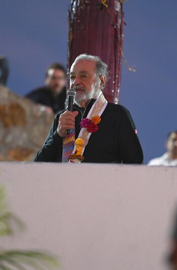 Carlos Slim aplaude acciones de