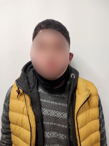 Los dos jóvenes de 18