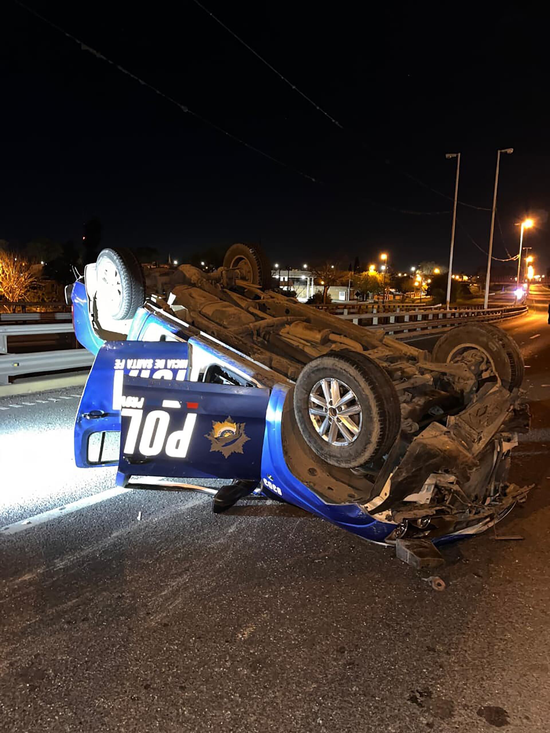 El patrullero que volcó en medio del operativo