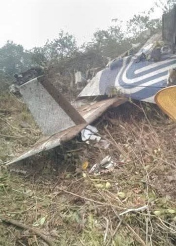 El avión habría quedado completamente