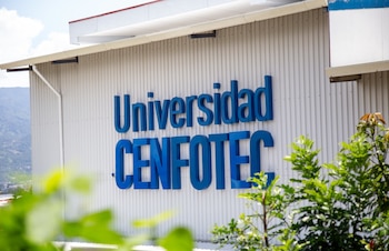 La Universidad CENFOTEC anunció la apertura de su programa de Becas de Excelencia del 100% para estudiantes costarricenses. Crédito: CENFOTEC