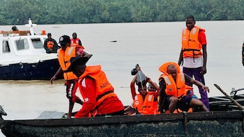 Al menos 46 fallecidos, 16 desaparecidos y 15 rescatados tras volcar una embarcación en el noroeste de Nigeria