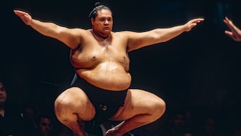 Akebono dejó Hawaii a los