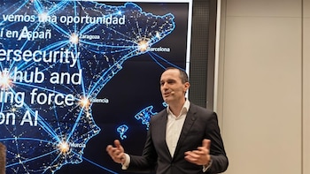 Chris Dimitriadis (ISACA): "Los atacantes tienen la ventaja; hay que acelerar la adopción de la IA en ciberseguridad"