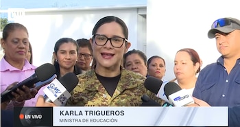 Karla Trigueros informó que continúan abiertos diez albergues nuevos y un refugio, donde los niños reciben atención lúdica y educativa./ (Canal 10)