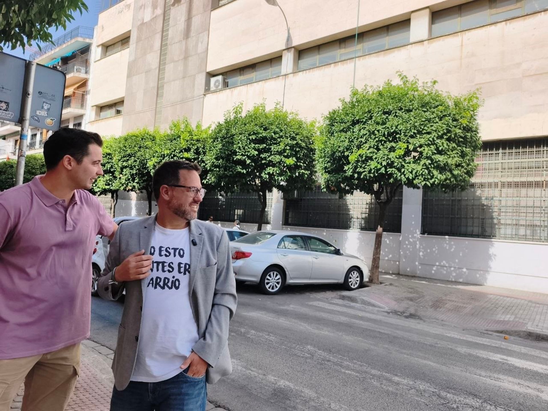 19/06/2026 El portavoz de Adelante Andalucía, José Ignacio García, junto al parlamentario Javier Montes, en un edificio adquirido en Sevilla por un fondo de inversión para apartamentos turísticos. (Foto de archivo).
POLITICA ANDALUCÍA ESPAÑA EUROPA SEVILLA
ADELANTE ANDALUCÍA