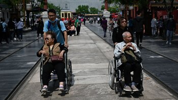 Personas mayores en una calle
