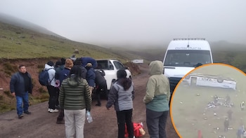 Minivan cae al abismo y