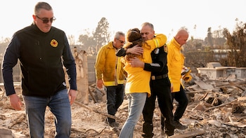 Los propietarios afectados por los incendios de Los Ángeles podrán suspender sus hipotecas hasta 24 meses