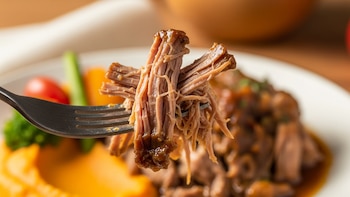 Receta de bondiola de cerdo a la cacerola con puré de batatas, rápida y fácil