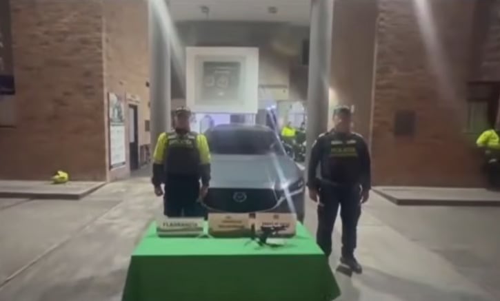 La Policía recuperó la camioneta de alta gama que estaba siendo objeto del intento de hurto en Engativá. - crédito captura de video (Citytv)
