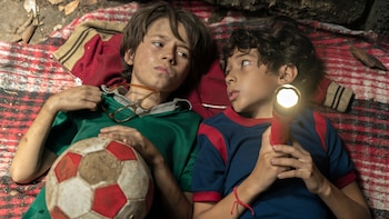 La pequeña joya que acaba de estrenar Netflix: la versión de un ‘bestseller’ italiano ambientado en México sobre la pérdida de la inocencia