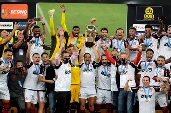 Integrantes de Flamengo celebran al