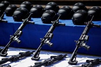 Rifles Arad. REUTERS/Jose Cabezas