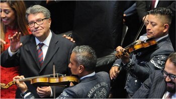 Ricardo Monreal fue despedido con