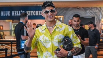 Alan Pulido vistió las camisetas