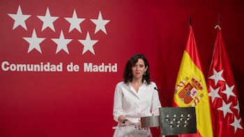 PSOE afea que la Comunidad solo publique algunos gastos del viaje de Ayuso a México y "olvide" otros