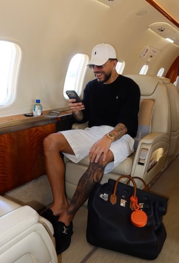 El bolso de Ryan Castro revela su rutina antes del show - crédito @ryancastro/IG
