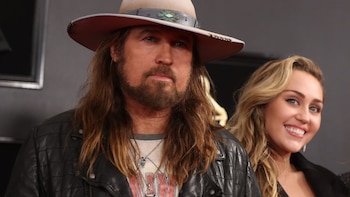 Billy Ray Cyrus gana demanda