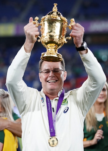 Rassie Erasmus festejando con la