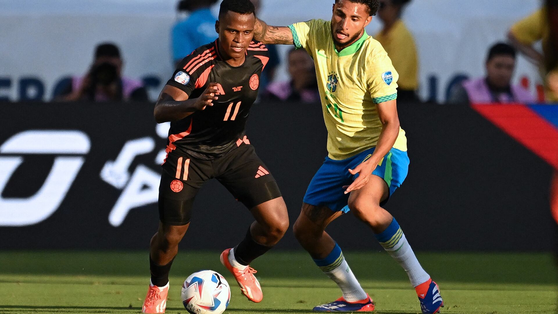 La selección de Colombia se enfrenta a Brasil en el estadio Mané Garrincha de Brasilia, por la fecha 13 de las eliminatorias - crédito AFP