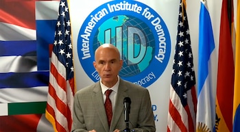 Robert Evan Ellis se incorporó al Interamerican Institute for Democracy (Captura)
