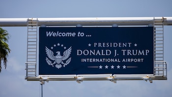 Trump celebró el cambio de nombre del aeropuerto de Palm Beach y anunció remodelaciones: “Será de los más grandes del mundo”